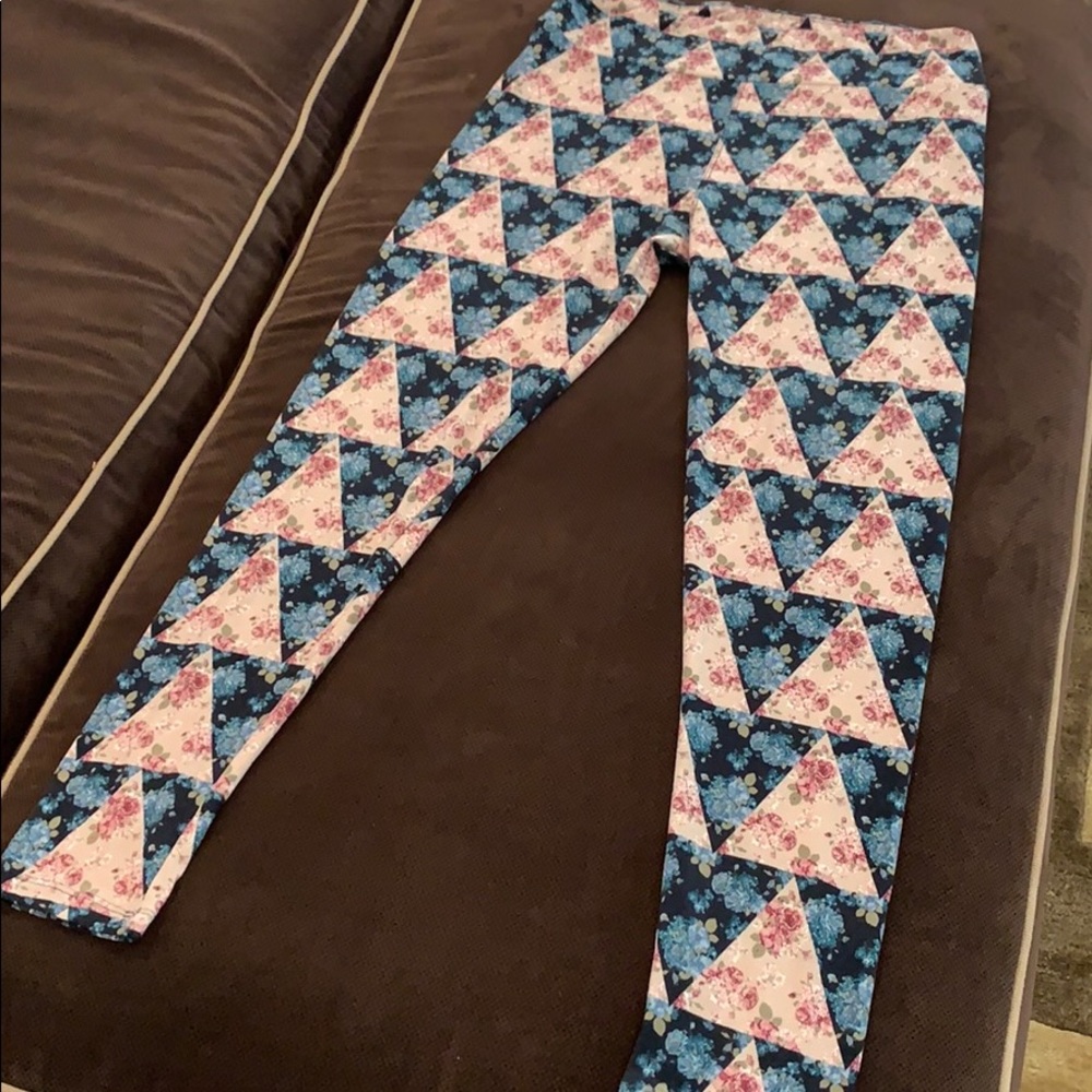 LulaRoe Tall and Curvy Leggings
